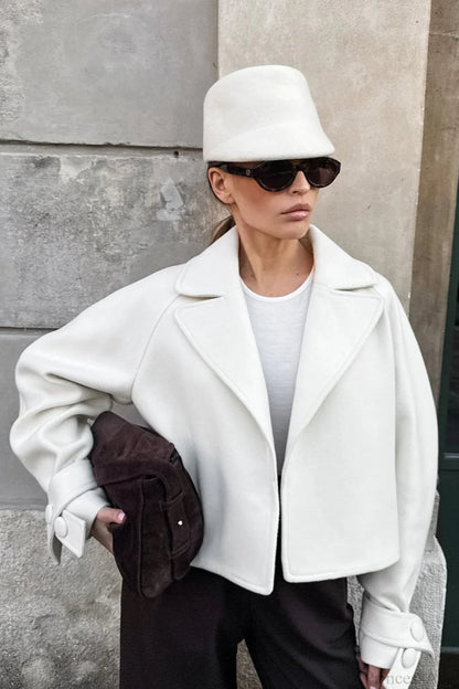 Well Tailored Coat with a Graceful Silhouette