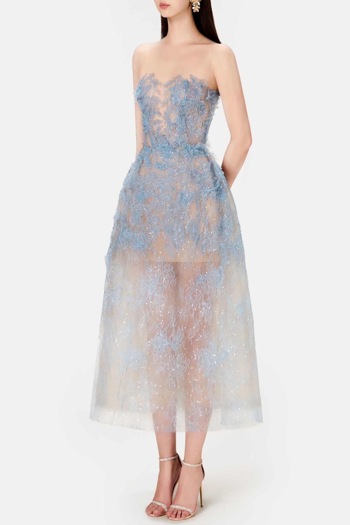 Beautifully Crafted Dress in a Classic Style