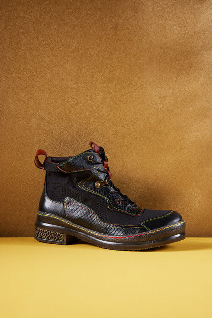 Beautifully Finished Boots in a Timeless Design