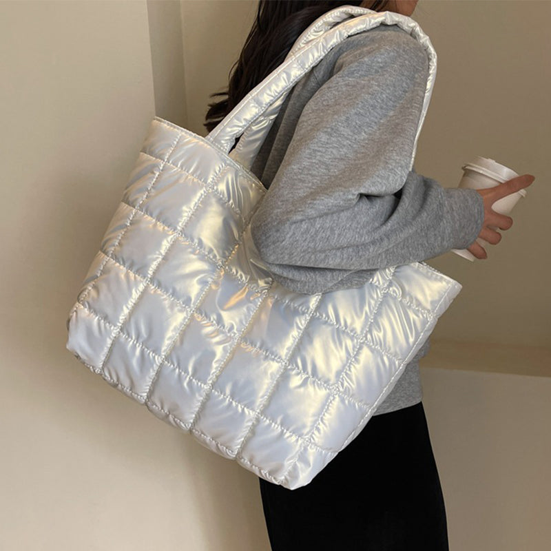 Effortlessly Elegant Bag with a Timeless Design