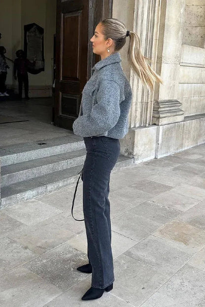 Effortlessly Elegant Jacket with a Timeless Design