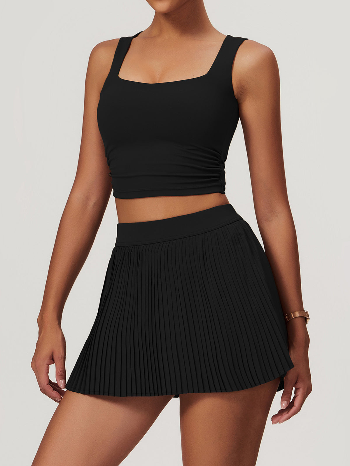 Well Tailored Top with a Graceful Silhouette