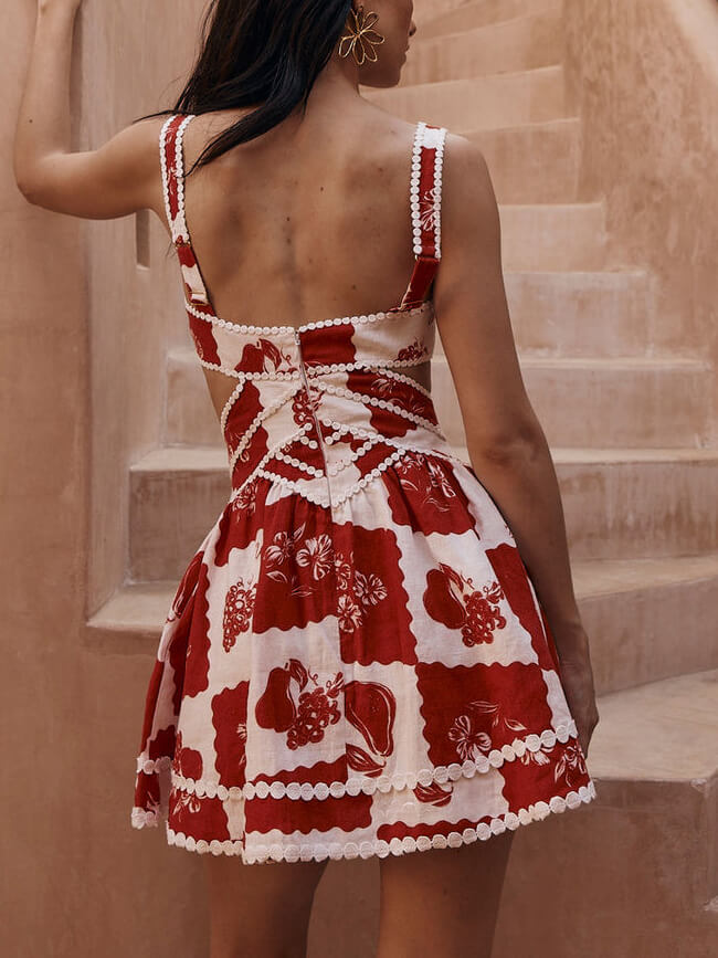 Well Tailored Dress with a Graceful Silhouette