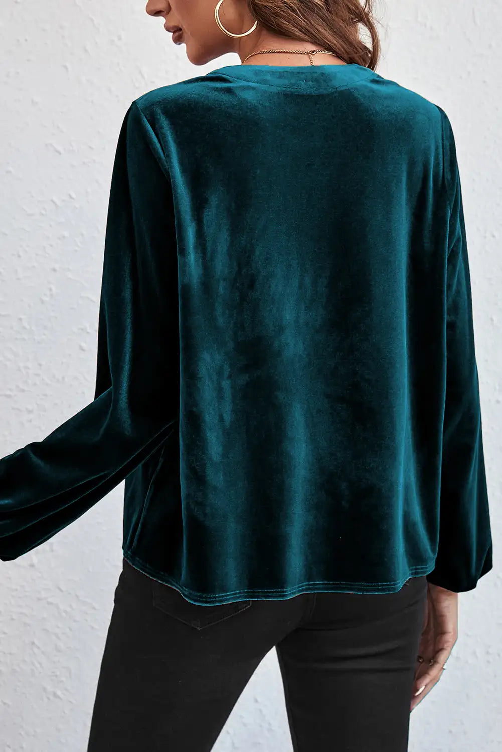 Effortlessly Elegant Top with a Timeless Design