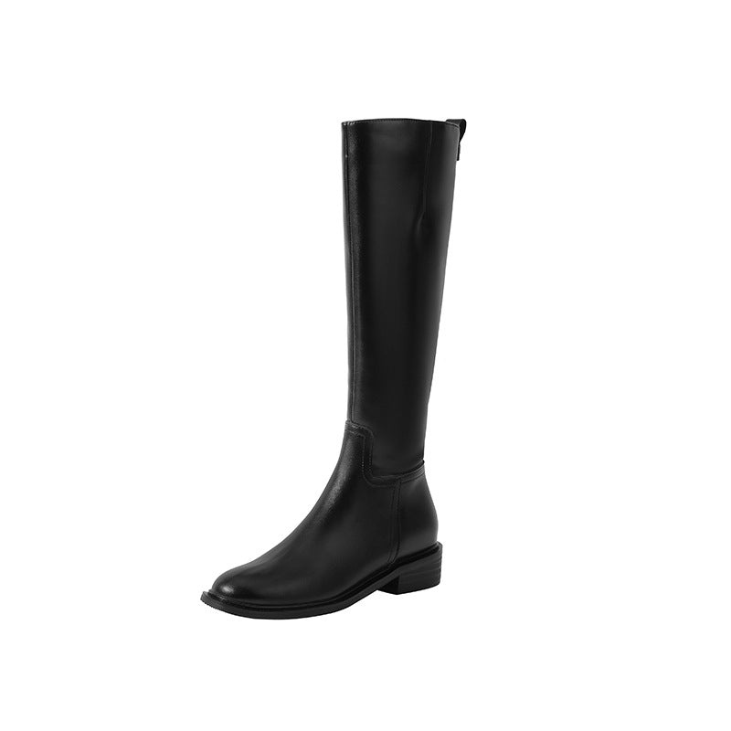 Well Tailored Boots with a Graceful Silhouette
