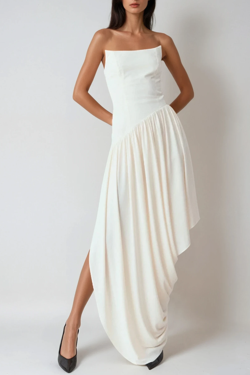 Well Tailored Dress with a Graceful Silhouette