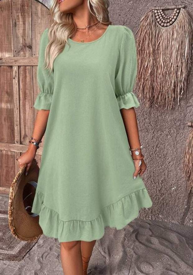 Well Tailored Dress with a Graceful Silhouette