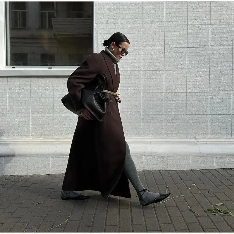 Effortlessly Elegant Coat with a Timeless Design