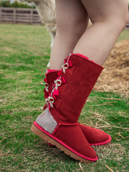 Well Tailored Boots with a Graceful Silhouette