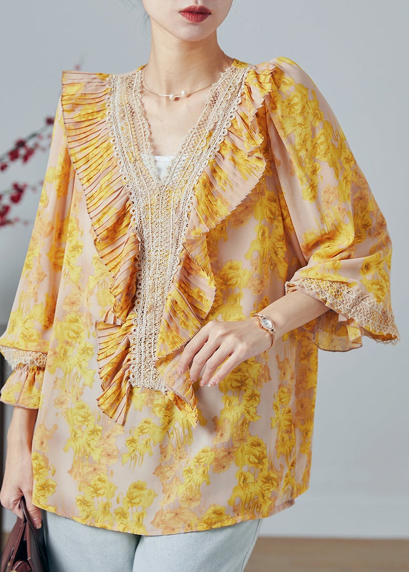 Effortlessly Elegant Top with a Timeless Design
