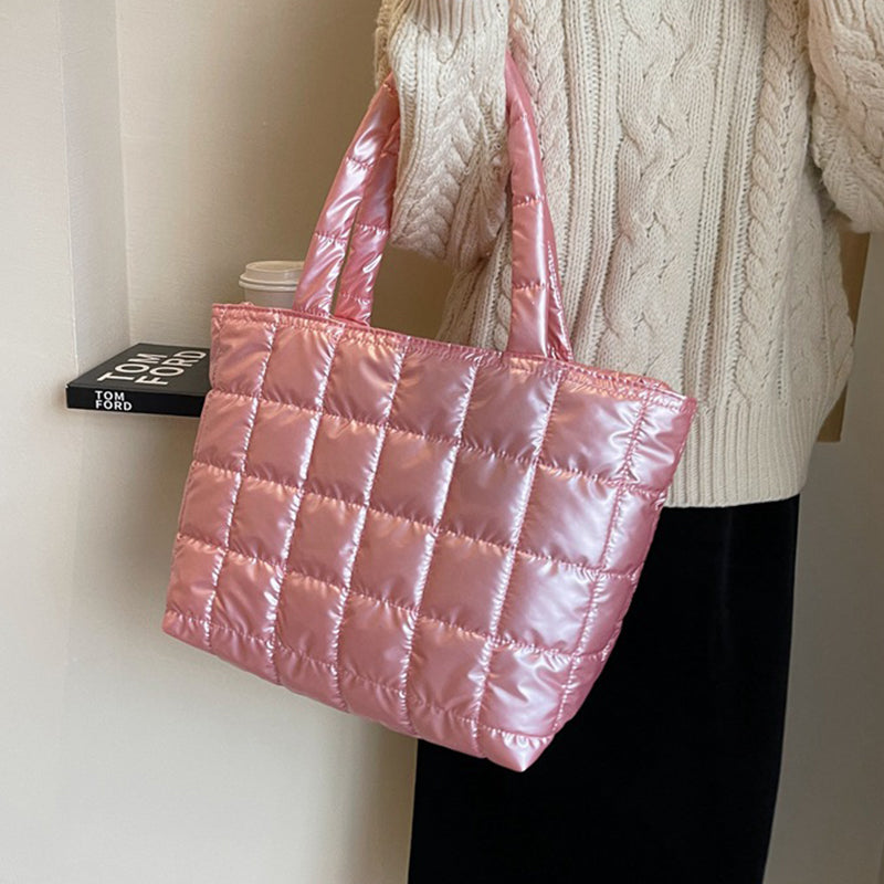 Effortlessly Elegant Bag with a Timeless Design