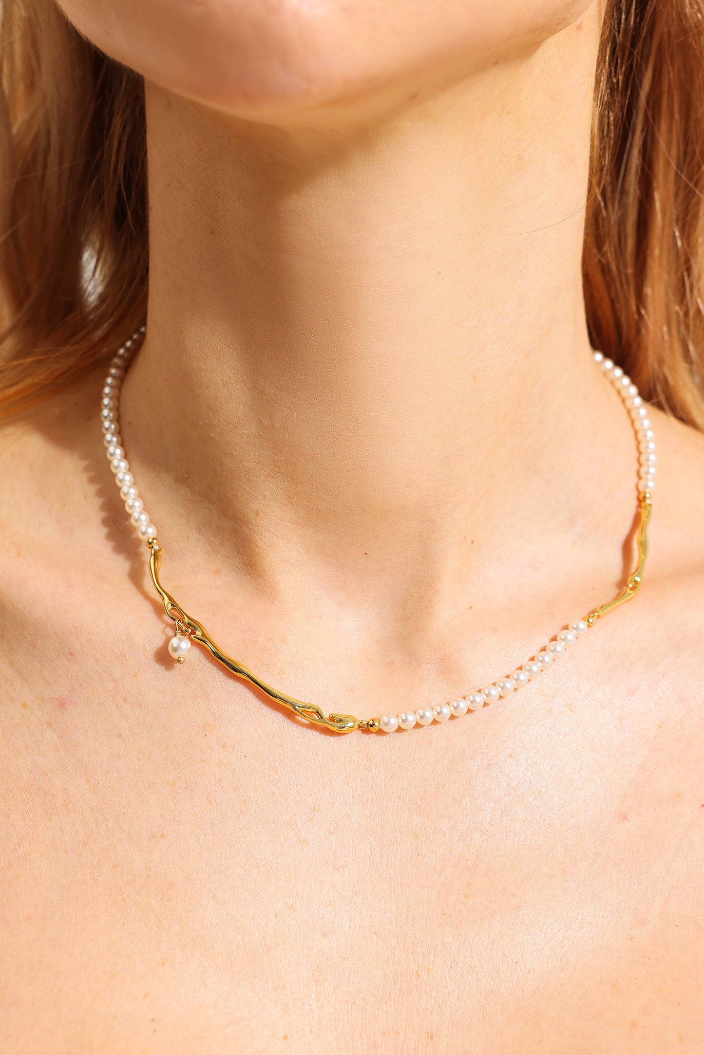 Effortlessly Elegant Garment with a Timeless Design