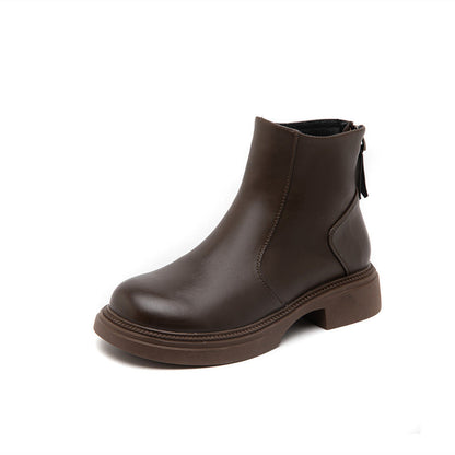 Well Tailored Boots with a Graceful Silhouette