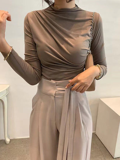Effortlessly Elegant T-Shirt with a Timeless Design