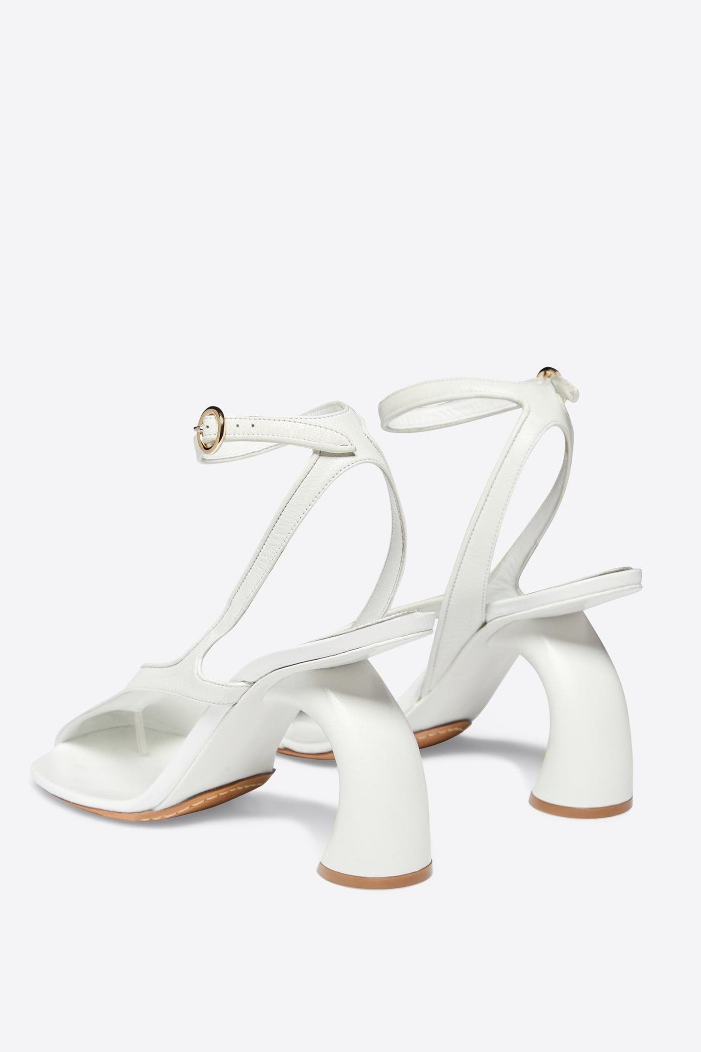 Classic Vintage Sandals with a Flattering Fit