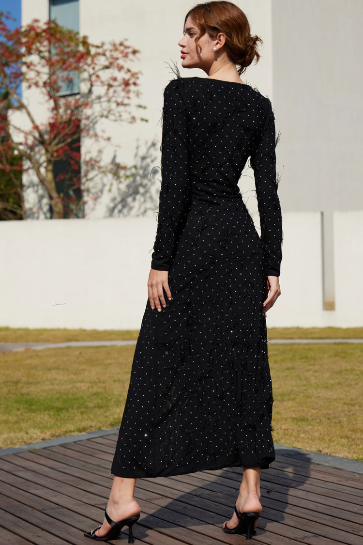 Beautifully Finished Dress in a Timeless Design