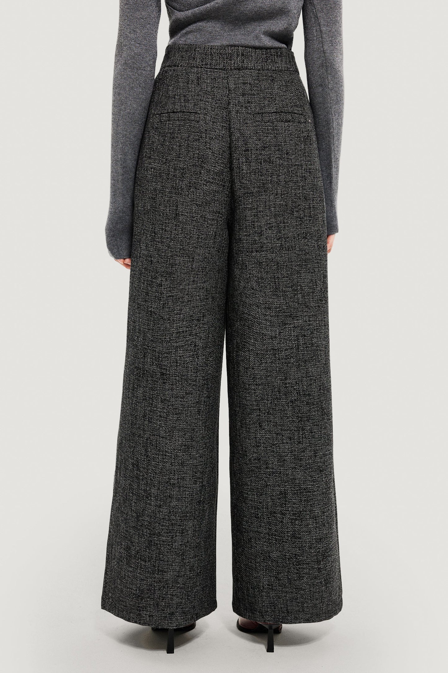 Gracefully Styled Trousers for Any Occasion
