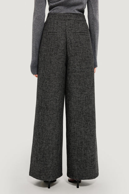 Gracefully Styled Trousers for Any Occasion