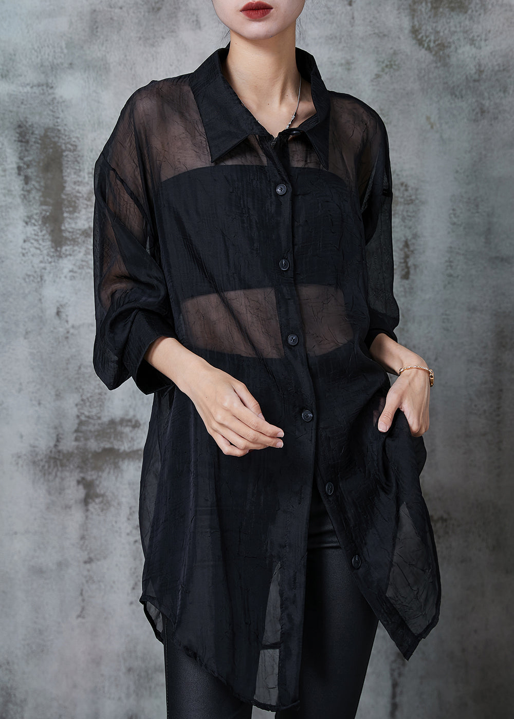 Well Tailored Shirt with a Graceful Silhouette