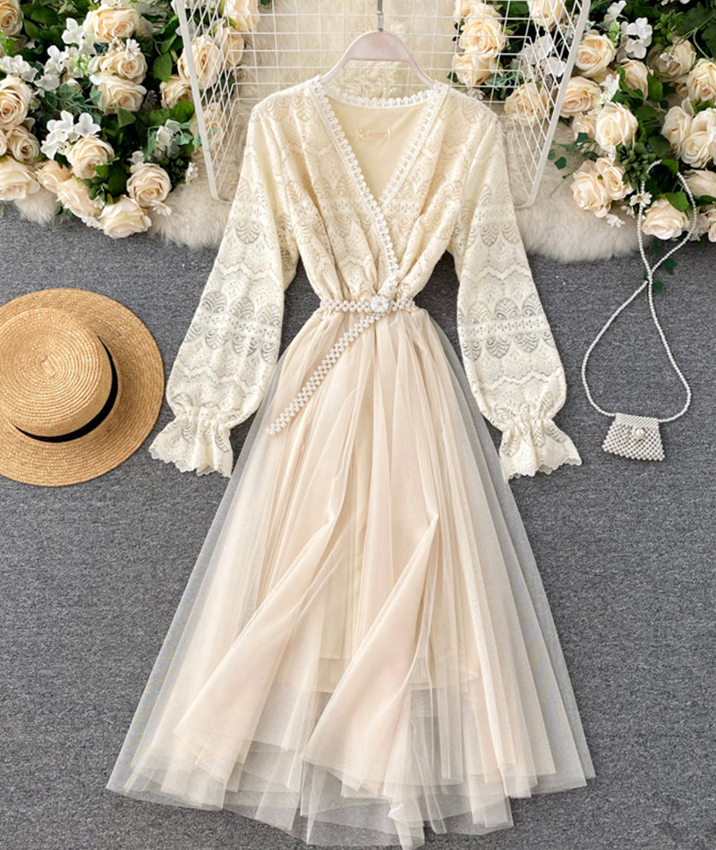 Effortlessly Elegant Dress with a Timeless Design