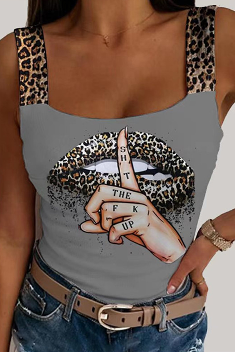 Effortlessly Elegant Top with a Timeless Design