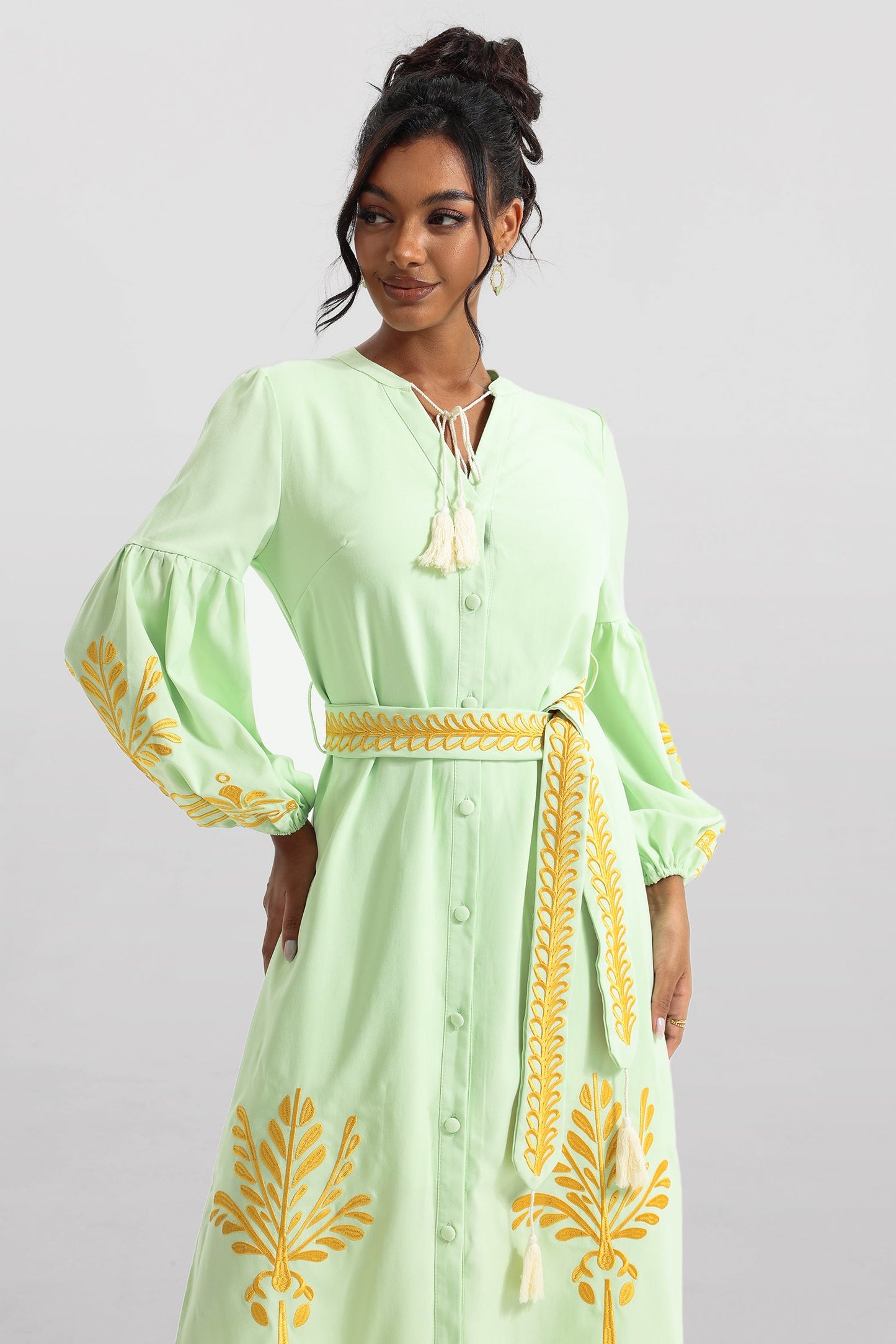 Well Tailored Dress with a Graceful Silhouette