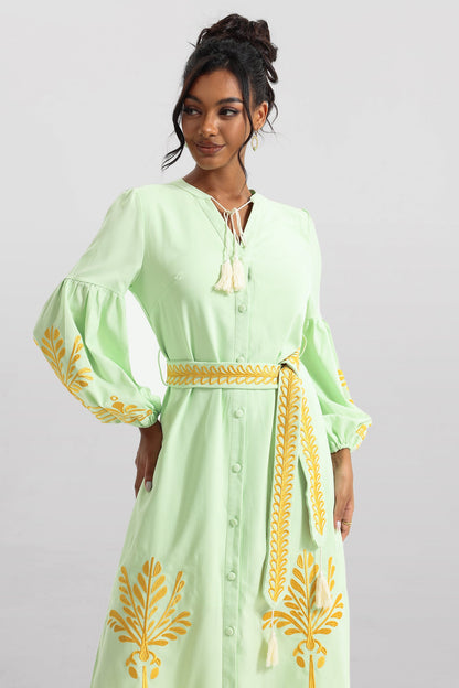 Well Tailored Dress with a Graceful Silhouette