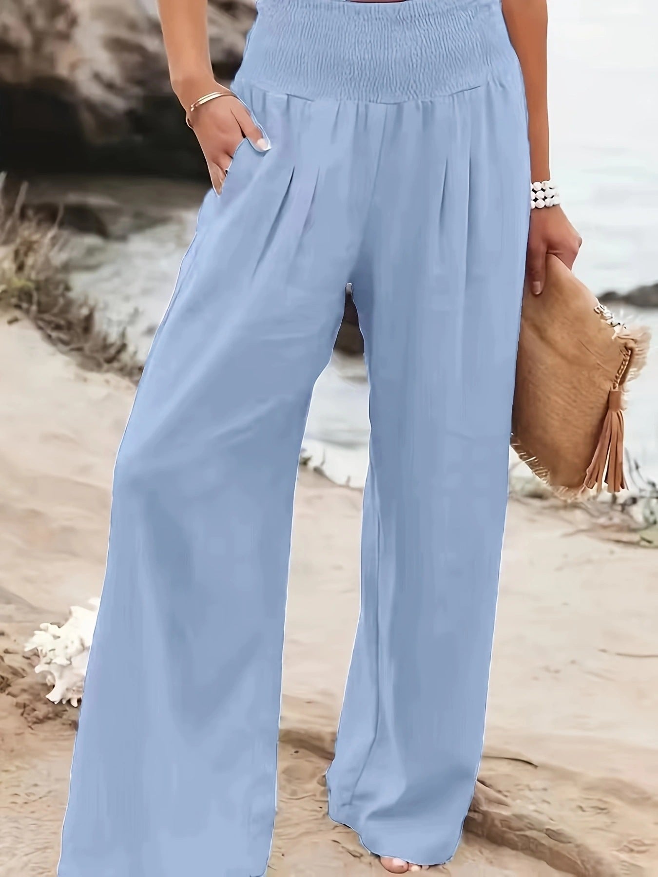 Well Tailored Trousers with a Graceful Silhouette