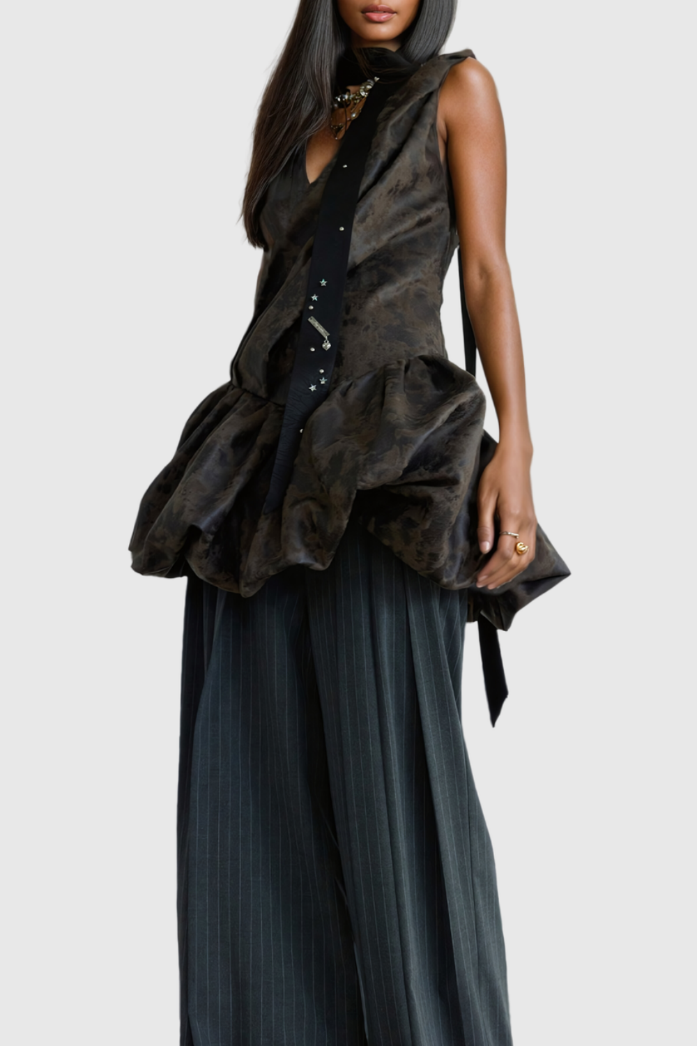 Well Tailored Dress with a Graceful Silhouette