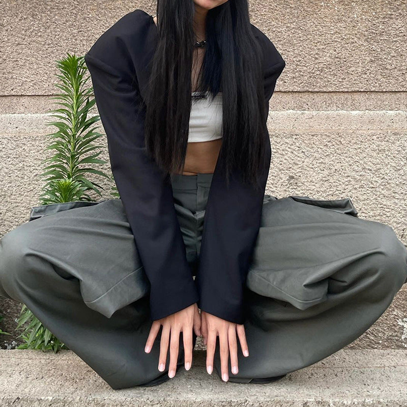 Well Tailored Trousers with a Graceful Silhouette