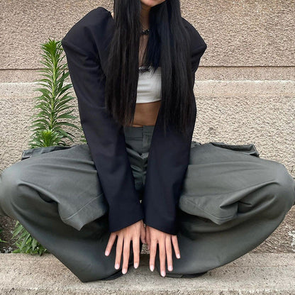 Well Tailored Trousers with a Graceful Silhouette