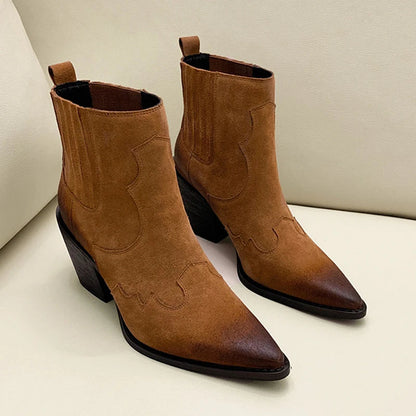Beautifully Finished Boots in a Timeless Design