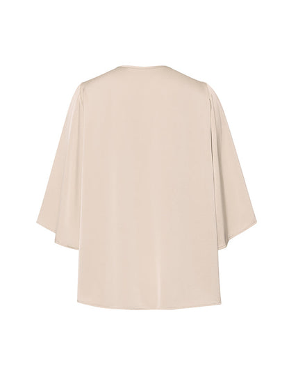 Well Tailored Blouse with a Graceful Silhouette