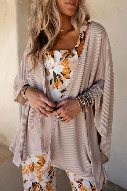Well Tailored Cardigan with a Graceful Silhouette