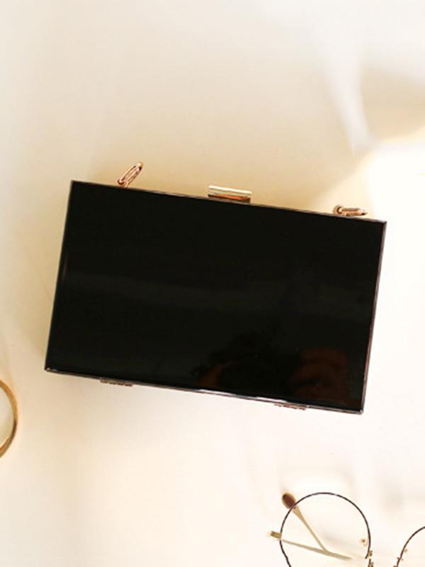 Sophisticated Bag with a Clean Classic Look