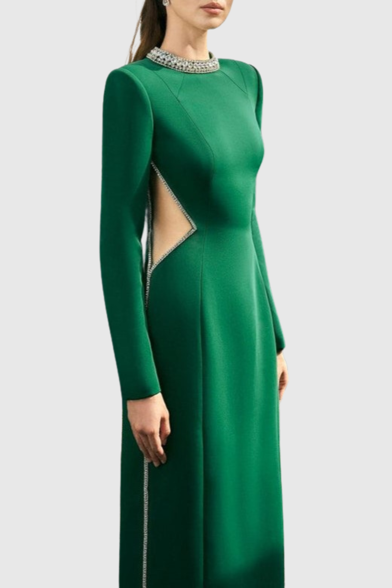 Well Tailored Dress with a Graceful Silhouette