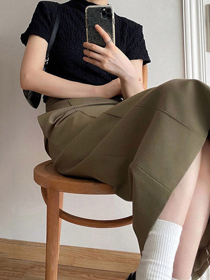 Well Tailored Garment with a Graceful Silhouette
