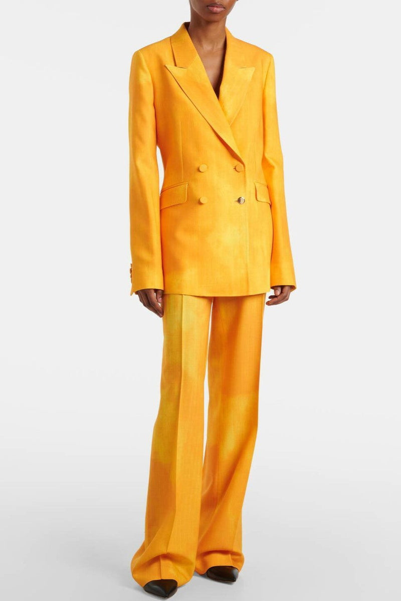 Well Tailored Pants with a Graceful Silhouette