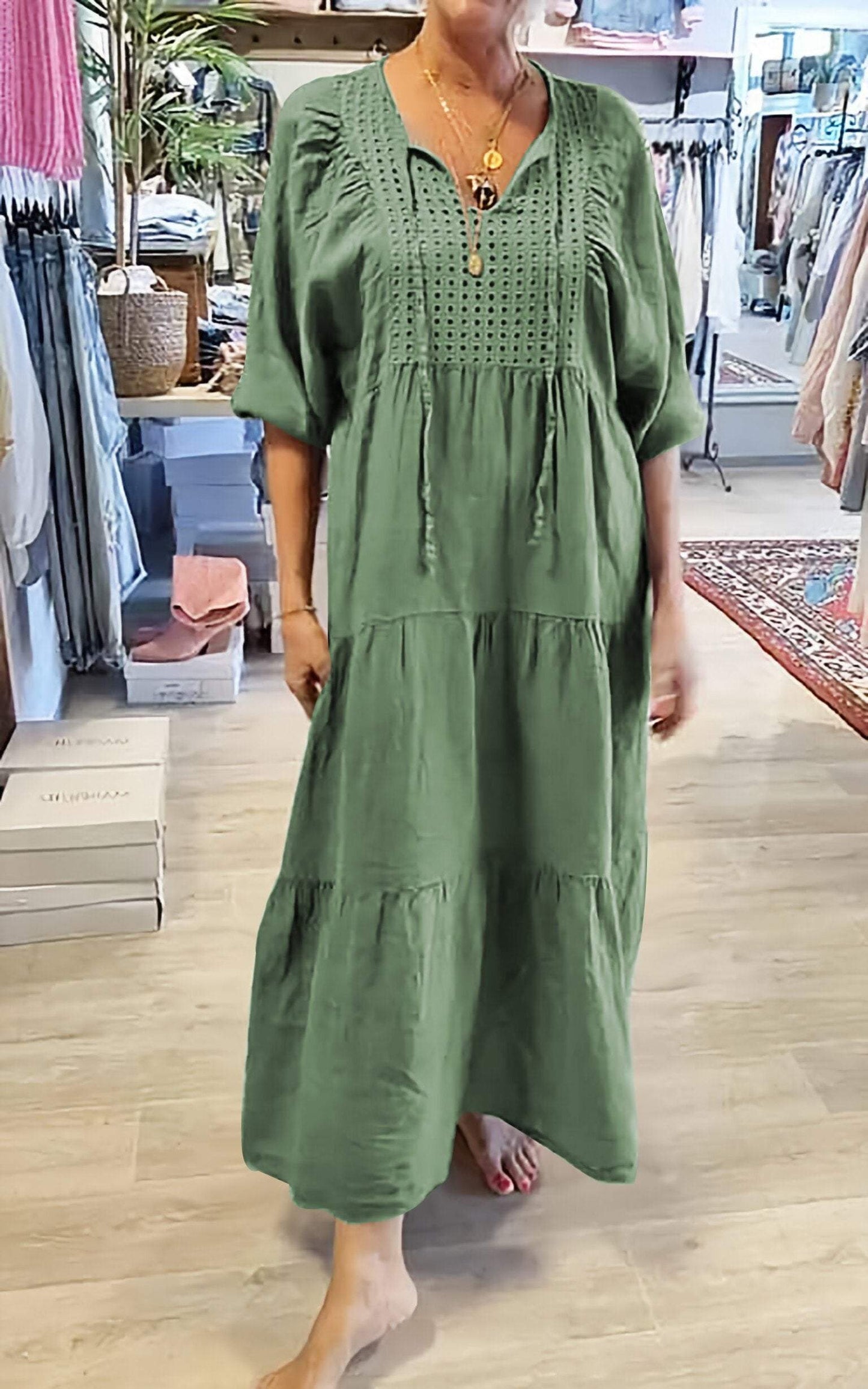 Classic Vintage Dress with a Flattering Fit