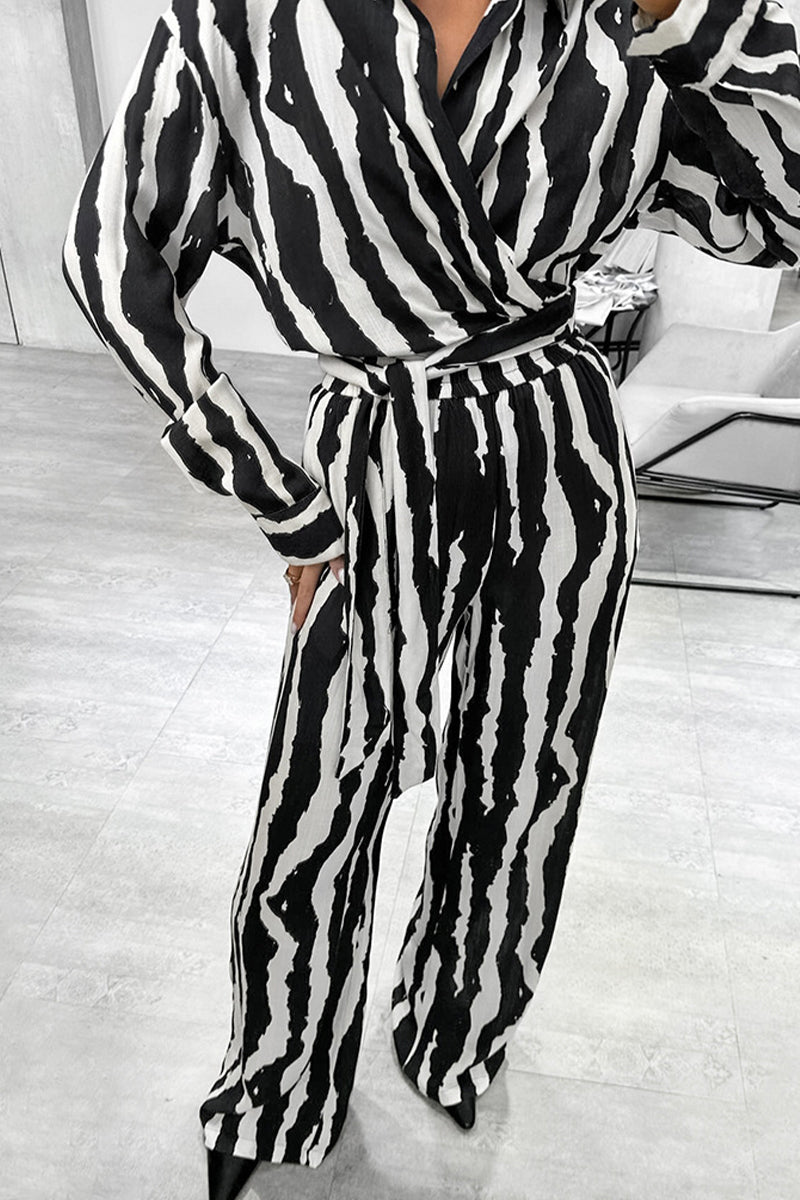 Effortlessly Elegant Garment with a Timeless Design