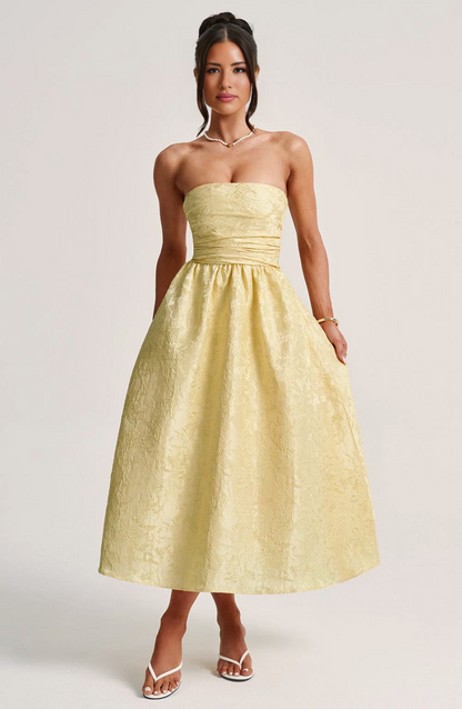Classic Vintage Dress with a Flattering Fit