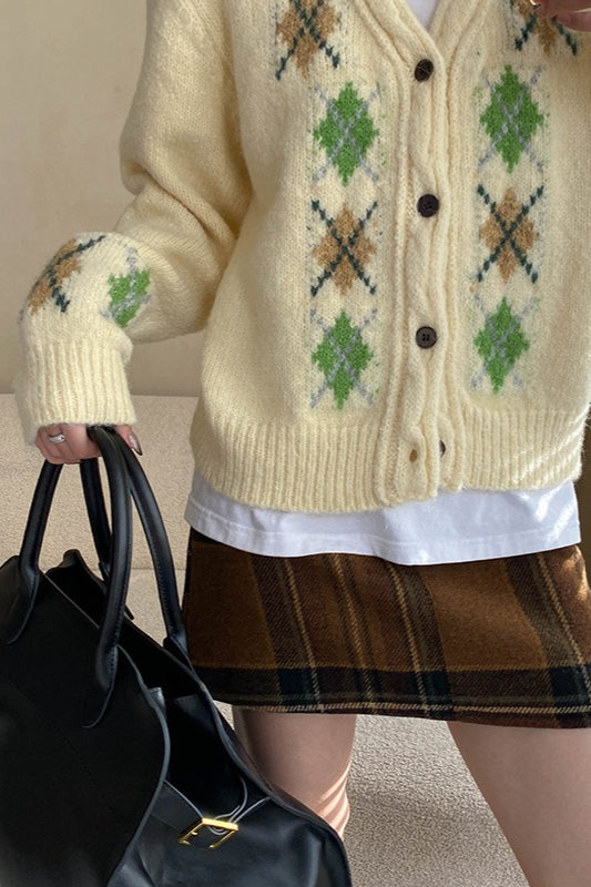 Effortlessly Elegant Garment with a Timeless Design