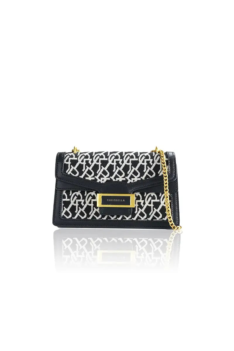 Well Tailored Bag with a Graceful Silhouette