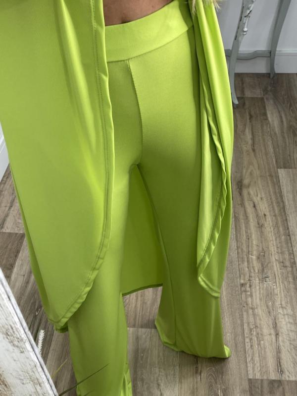 Polished Trousers with an Effortless Classic Look