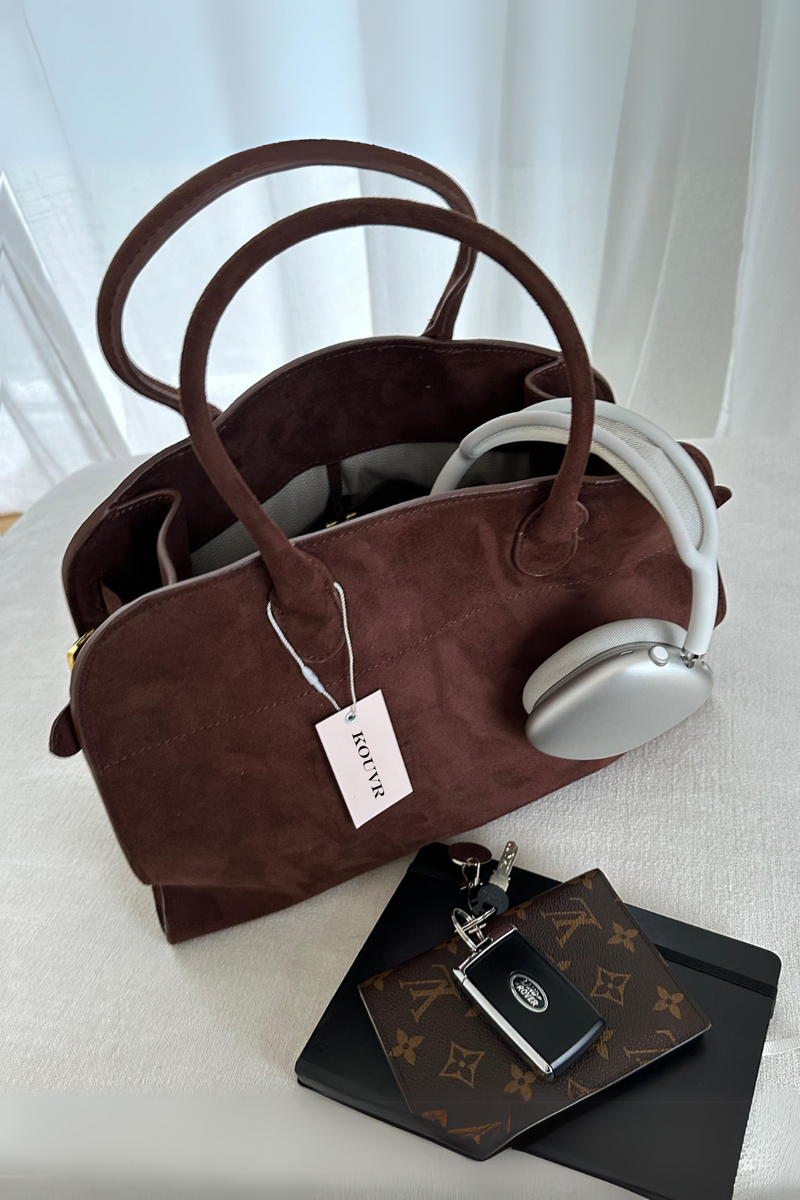 Sophisticated Bag with a Clean Classic Look
