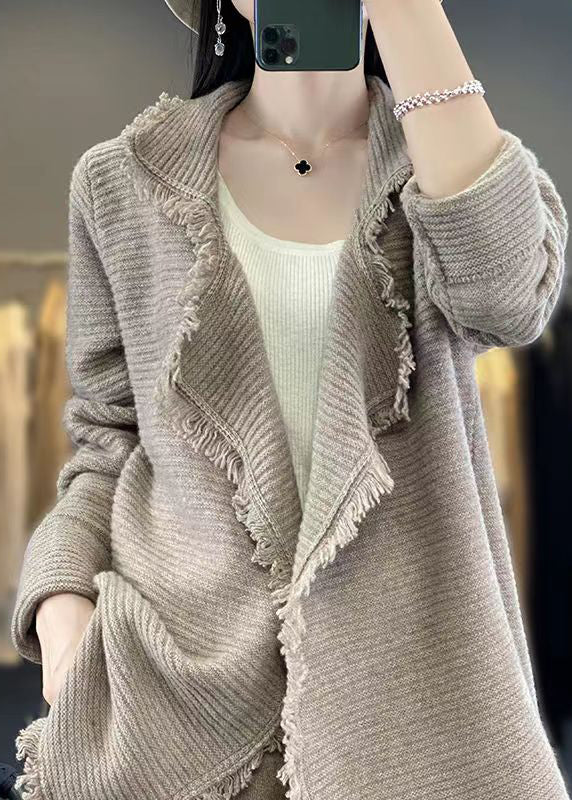 Well Tailored Cardigan with a Graceful Silhouette