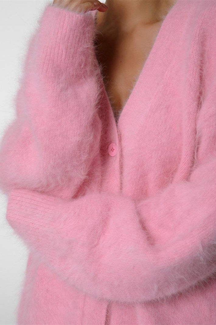 Well Tailored Cardigan with a Graceful Silhouette