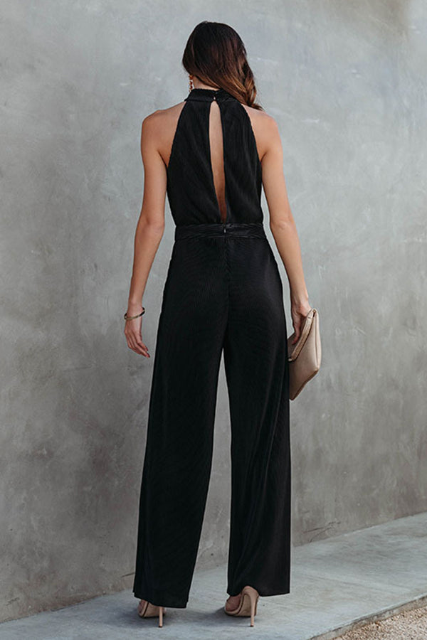 Effortlessly Elegant Garment with a Timeless Design