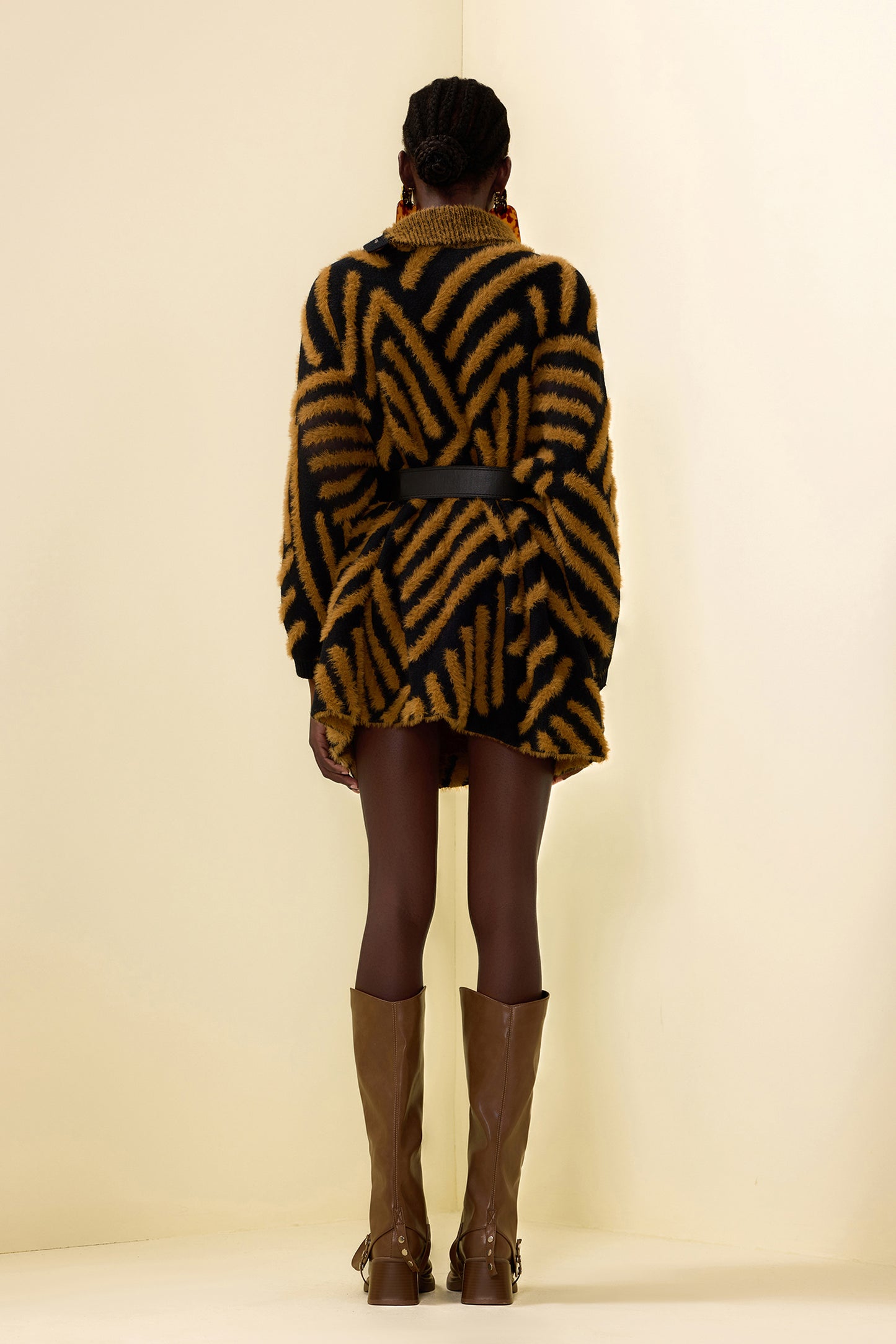 Classic Vintage Sweater with a Flattering Fit