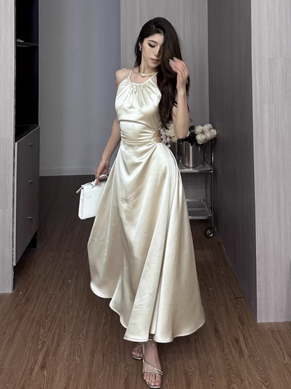 Effortlessly Elegant Dress with a Timeless Design
